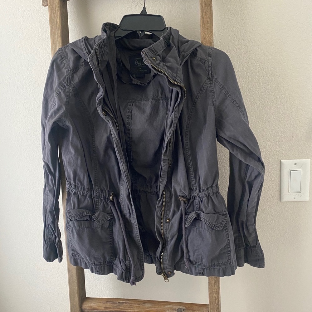 Zip up and front button jacket size M